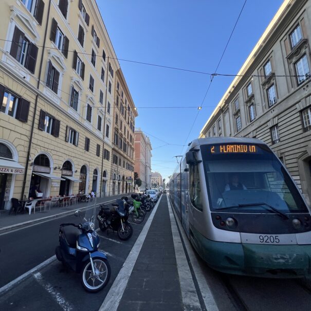 Tram 02